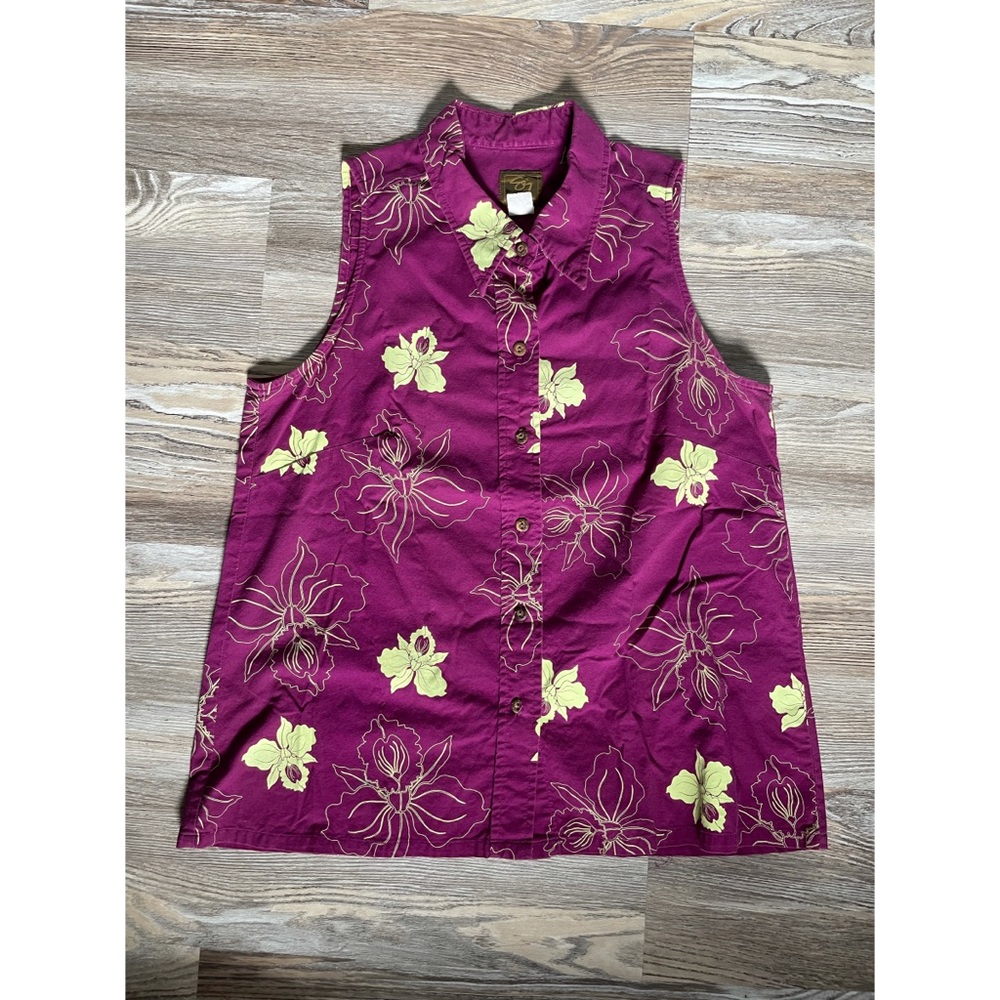 Sig Zane Women’s Sleeveless button up top Size: XL